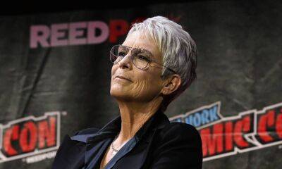 Jamie Lee Curtis gets emotional as she speaks out against anti-semitism - hellomagazine.com
