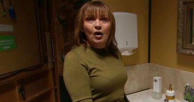 Lorraine Kelly lets slip Emmerdale set secret as she shows off Woolpack bathroom - www.dailyrecord.co.uk - county Riley