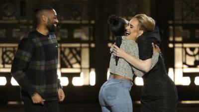 The Couple Who Got Engaged During Adele's 'One Night Only' Concert Special Is Officially Married - www.etonline.com - Los Angeles - Los Angeles