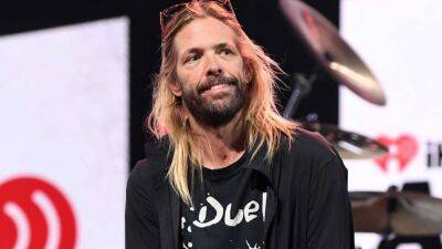 Dave Grohl - Taylor Hawkins - Foo Fighters - Mickey Hart - Bill Kreutzmann - Stewart Copeland - Taylor Hawkins Recalled a Day He'd 'Never Forget' in His Final On-Camera Interview for 'Let There Be Drums' - etonline.com - London - Chad