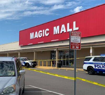 Two Florida robbery suspects shot, killed by mall jewelry store owner, two others being sought - www.foxnews.com - Florida - city Orlando