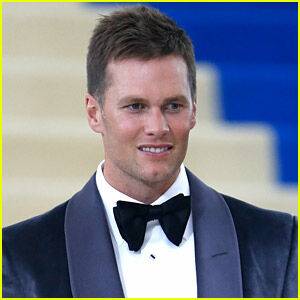 Tom Brady Shows Up to Robert Kraft's Wedding Solo Amid Speculation About His Relationship With Gisele Bundchen - www.justjared.com