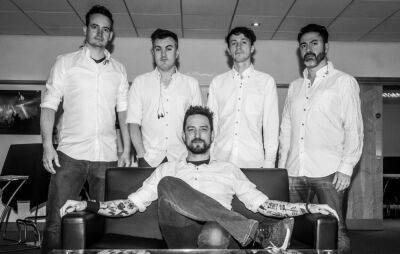 Frank Turner’s touring band The Sleeping Souls release first single ‘Liar Lover’ - www.nme.com - Britain - USA