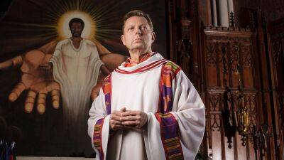 Chicago priest Father Michael Pfleger facing new sexual abuse allegation - www.foxnews.com - Chicago - Illinois