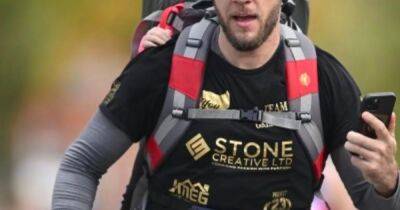 Trafford Centre - Proud single dad completes Manchester half marathon with his two-year-old daughter on his back - manchestereveningnews.co.uk - Manchester