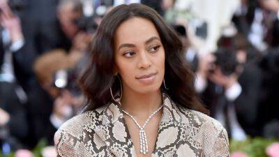 Solange Knowles - Benedict Cumberbatch - Seth Green - Bill Murray - Solange Knowles Likes Tweet Alleging Bill Murray 'Put Both His Hands' in Her Hair - etonline.com - county Hand - county Crane