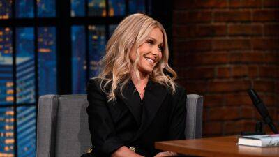 Kelly Ripa - Kelly Ripa Thanks Kathie Lee Gifford for Saying She Won't Read Her New Book - glamour.com - New York