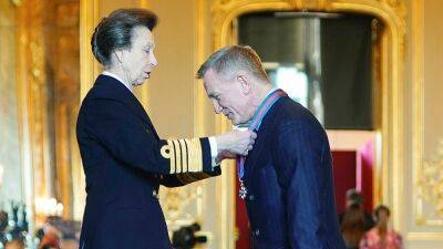 Daniel Craig receives the same royal award as his famous character James Bond - www.foxnews.com