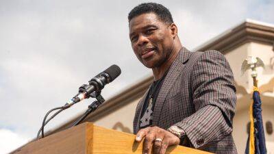 Herschel Walker Responds to Fake Police Badge Backlash By Ordering 1,000 Duplicates for Upcoming Fundraiser - thewrap.com - county Johnson - county Macon - county Cobb