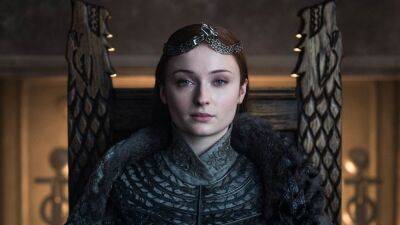 Sophie Turner Seems to Weigh in on Viral Sansa Stark Debate - www.etonline.com - county Story - county Stark - city Sansa, county Stark