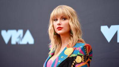Taylor Swift Teases Her ‘Midnights’ Album Videos On ‘Thursday Night Football’ - deadline.com - county Ellis