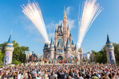 Walt Disney World Hit With Lawsuit By Annual Passholders - deadline.com - Florida