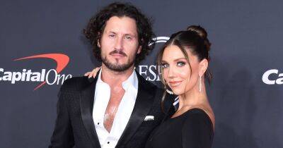 Val Chmerkovskiy - Jenna Johnson - Gabby Windey - Jenna Johnson Helps Husband Val Chmerkovskiy and Gabby Windey With ‘Dancing With the Stars’ Routine: ‘He Is All Yours’ - usmagazine.com - California