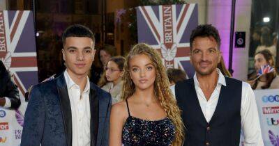 Katie Price - Peter Andre - Peter Andre takes swipe at ex Katie Price after savage cut from family photo - dailyrecord.co.uk - Britain