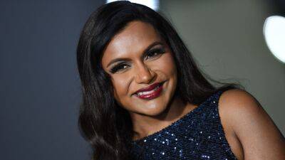 Mindy Kaling Just Debuted Brownie Batter Highlights and Bangs—See Pics - www.glamour.com - India