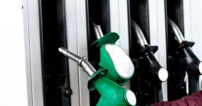 Why you should stop filling your petrol tank after the pump's first 'click' - dailyrecord.co.uk - Britain