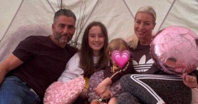 Denise Van Outen enjoys cosy outdoor film night with daughter Betsy and new boyfriend - www.ok.co.uk