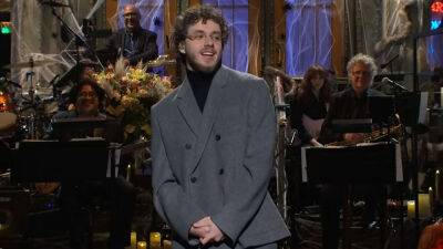 Jack Harlow Roasts Himself In ‘SNL’ Monologue: “I Don’t Mind, I Think It’s Funny” - deadline.com - Lake