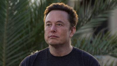 Twitter Boss Elon Musk Censors Himself After Tweeting Conspiracy Around Paul Pelosi’s Attack - deadline.com - Los Angeles - Santa Monica - San Francisco - county Story