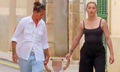 Amber Heard photographed having fun with her daughter in Spain - us.hola.com - Spain - county Heard