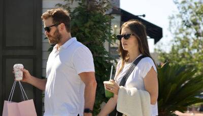 Chris Pratt & Katherine Schwarzenegger Flaunt Some Sweet PDA During Lunch Outing - www.justjared.com - county Pacific