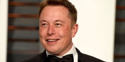 Elon Musk Reaches Final Agreement In Twitter Acquisition Deal - justjared.com