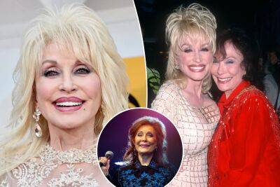 Dolly Parton - Loretta Lynn - Tammy Wynette - Dolly Parton pays tribute to her longtime ‘sister, friend’ Loretta Lynn - nypost.com - Kentucky - Nashville - Tennessee - county Mills