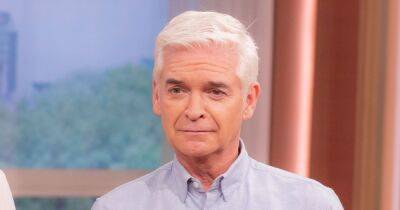 Holly Willoughby - Phillip Schofield - Elizabeth II - Vanessa Feltz - Clodagh Mackenna - ITV This Morning's Phillip Schofield bowled over by support as he's sent anonymous letter - manchestereveningnews.co.uk - county Hall - city Westminster, county Hall