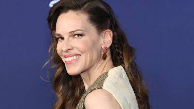 Hilary Swank - Hilary Swank Is Pregnant With Twins! See Her Sweet Announcement - etonline.com