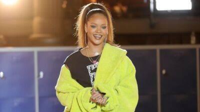 Rihanna Admits She's 'Nervous' for 2023 Super Bowl Halftime Show - etonline.com