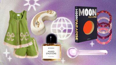 69 Best Gifts for Women in 2022: Thoughtful Ideas She’ll Love - www.glamour.com