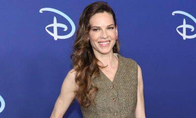Hilary Swank reveals pregnancy! The actress is expecting twins - us.hola.com