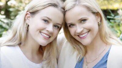 Reese Witherspoon Says She Doesn't See the Resemblance With Lookalike Daughter Ava - www.etonline.com - Tennessee