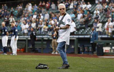 Watch Pearl Jam’s Mike McCready play US national anthem at Seattle Mariners game - www.nme.com - Los Angeles - USA - Seattle - Detroit - city Chicago, county White