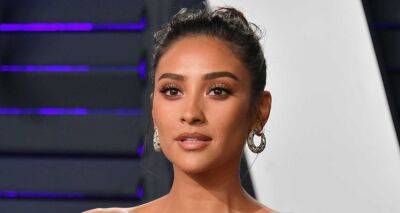 Shay Mitchell Seemingly Comes Out as Bisexual in New TikTok - www.justjared.com - Rome
