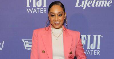 Tia Mowry Ditches Wedding Ring After Announcing Divorce From Husband Cory Hardrict: Photos - www.usmagazine.com - Los Angeles - USA