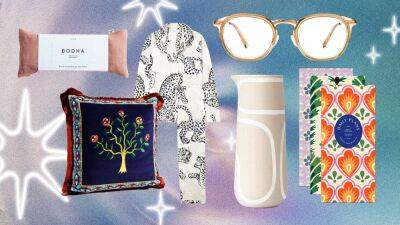 57 Best Gifts For Mom in 2022: Thoughtful Gift Ideas She’ll Love - glamour.com