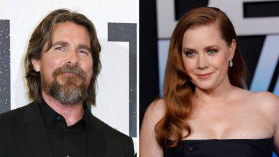 Amy Adams - Christian Bale - David O.Russell - Dave J.Hogan - Christian Bale reveals he played ‘mediator’ between ‘abusive’ ‘American Hustle’ director and Amy Adams on set - foxnews.com - Britain - USA