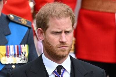 queen Elizabeth - Charles - Palace Aides Reportedly Looking To Stop Prince Harry Publishing Memoir - etcanada.com - Netflix
