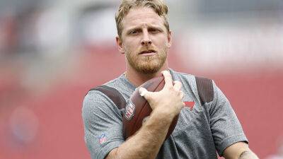 Cole Beasley Is Retiring From the NFL to Be a ‘Full-Time Dad Husband’—Meet His Wife Family - stylecaster.com - Texas - county Bay