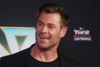 Chris Hemsworth - Darren Aronofsky - Chris Hemsworth Is Changing The Rules Of Aging In New National Geographic Adventure Series ‘Limitless’ - etcanada.com