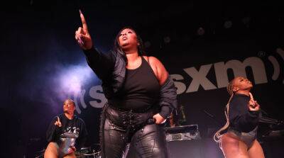 Lizzo Took a Break From Her Tour for SiriusXM's Intimate Show in Detroit! - www.justjared.com - USA - county Hall - Michigan