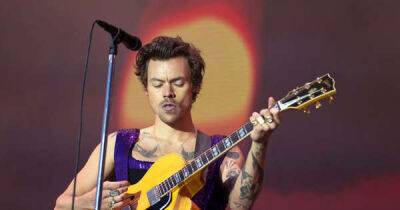 Harry Styles postpones first of six Chicago shows due to illness in touring party - msn.com - California - Chicago - city Windy