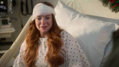 Lindsay Lohan - Lindsay Lohan Pulls an ‘Overboard’ in First Trailer for Netflix’s ‘Falling for Christmas’ (Video) - thewrap.com - county Sierra - Netflix