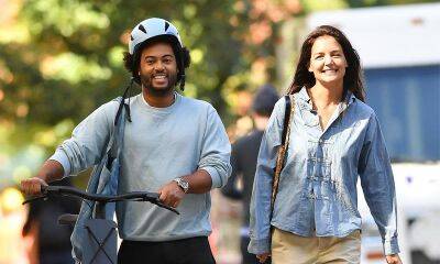 Katie Holmes and Bobby Wooten III are all smiles during romantic date in NYC - us.hola.com - New York