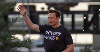 Elon Musk doesn’t want to join Mars flight until he’s older as he fears ‘non-trivial chance of dying’ - www.msn.com