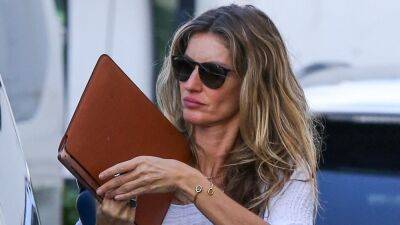 Gisele Bündchen steps out without her wedding ring amid reports that she and Tom Brady hired divorce lawyers - www.foxnews.com - Brazil - Miami - county Bay
