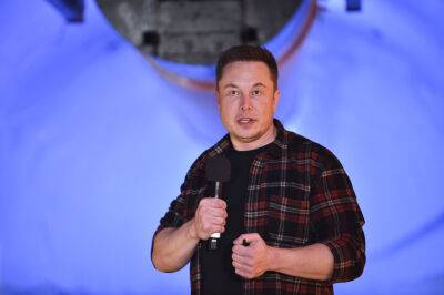 Elon Musk - Elon Musk Tells Twitter Employees, “Bankruptcy Is Not Out Of The Question” - deadline.com