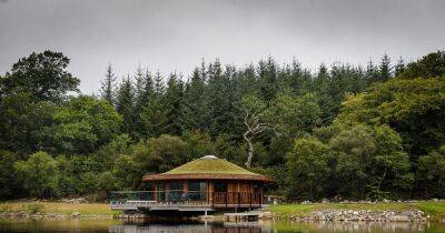 The 'blissfully remote' lochside retreat with hot tub you can rent right now - www.dailyrecord.co.uk - Britain - Scotland - county Highlands