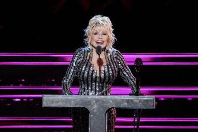 Dolly Parton Receives $100M Courage & Civility Award From Jeff Bezos – Watch - deadline.com - city Sanchez - Nashville - Houston